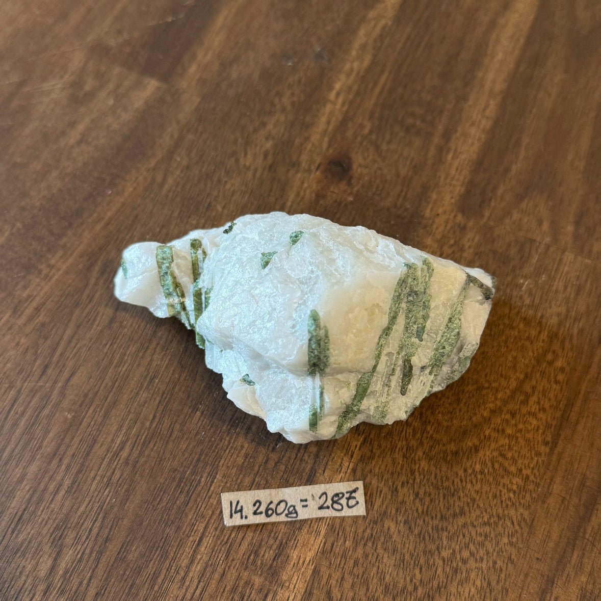 Grüner Turmalin in Quartz