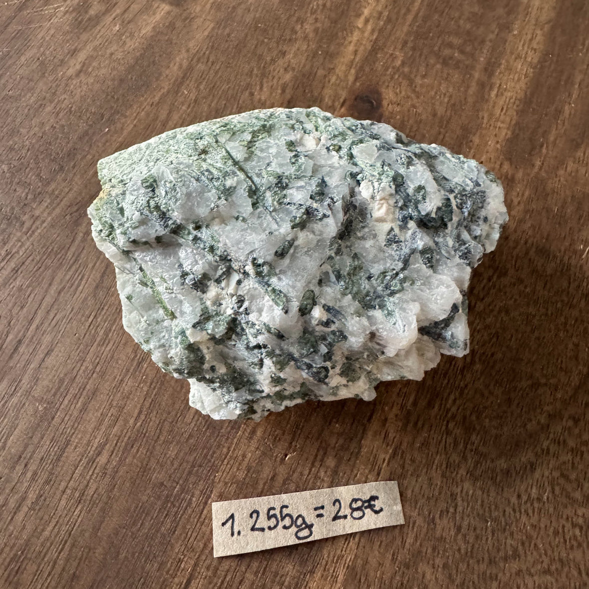 Grüner Turmalin in Quartz