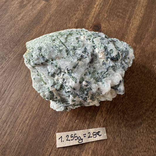 Grüner Turmalin in Quartz