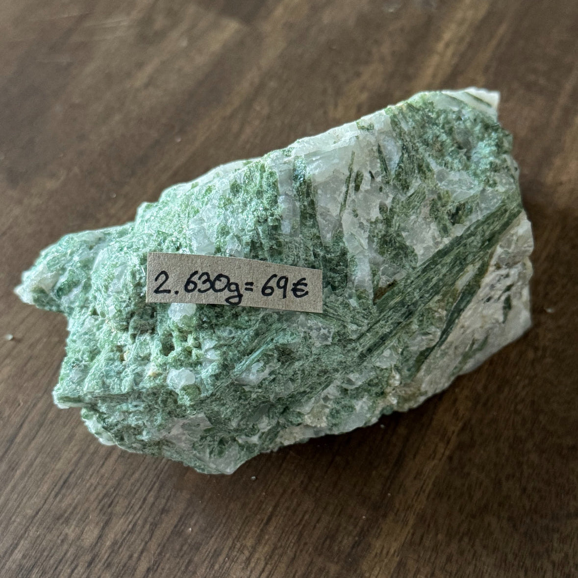 Grüner Turmalin in Quartz