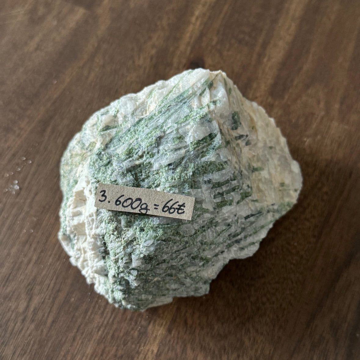 Grüner Turmalin in Quartz