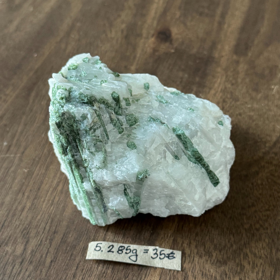 Grüner Turmalin in Quartz