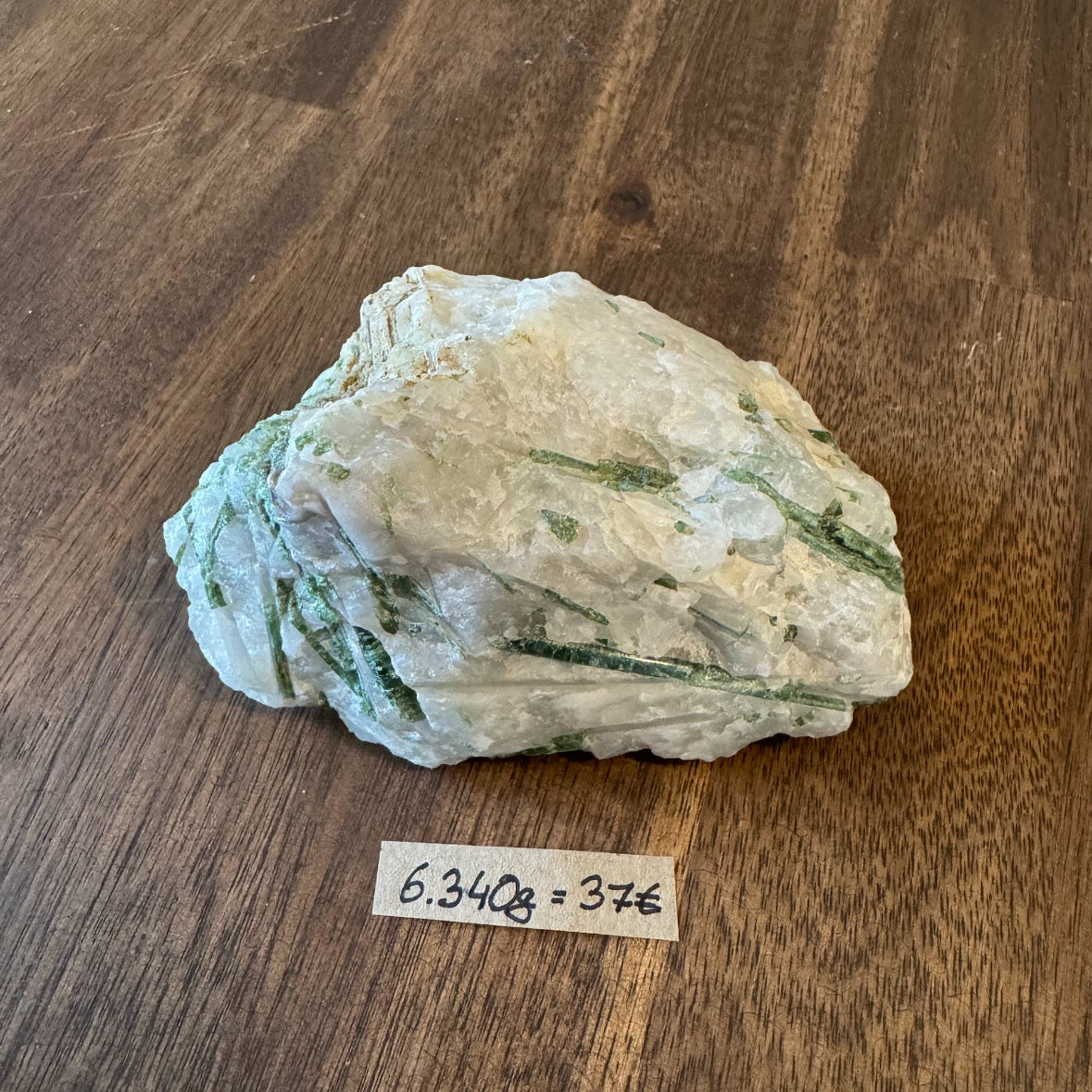 Grüner Turmalin in Quartz
