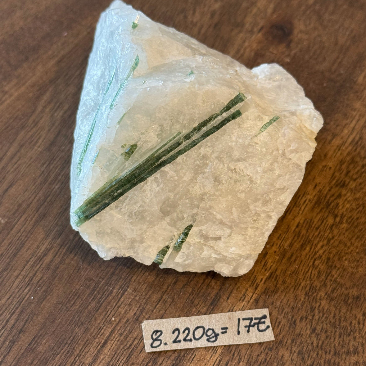 Grüner Turmalin in Quartz